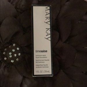 Mary Kay Timewise Foundation Make-Up Ivory 4